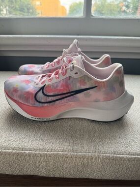 Nike Zoom Fly 5 Premium Floral Watercolor Running Shoes Pearl Pink Womens Size 8